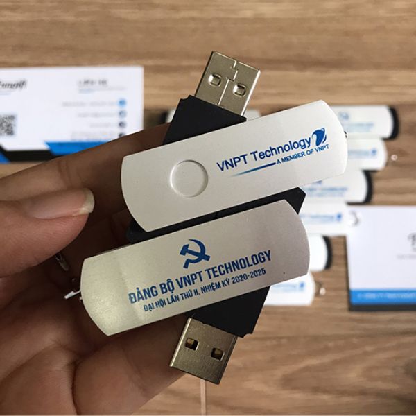 USB in logo