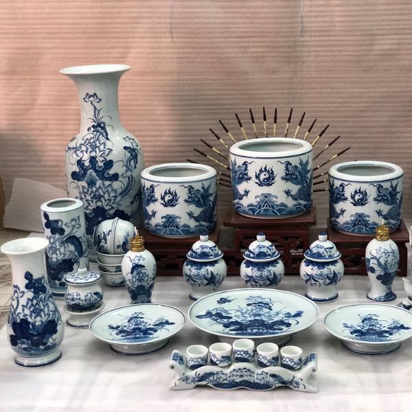 Gốm hoa lam Bát Tràng