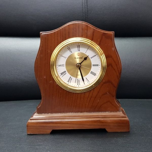 Đồng hồ để bàn