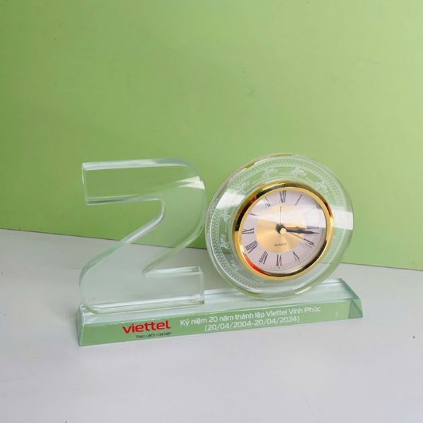 Đồng hồ pha lê