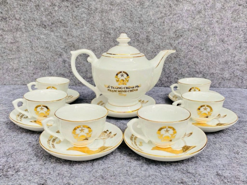 Bộ ấm chén gốm sứ Bát Tràng