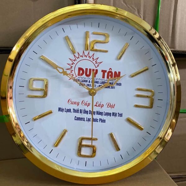 Đồng hồ treo tường mạ vàng
